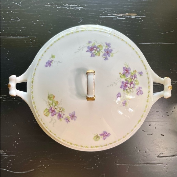 VINTAGE, B&T LIMOGES FRANCE, ROUND SERVING BOWL WITH LID. - Picture 12 of 16